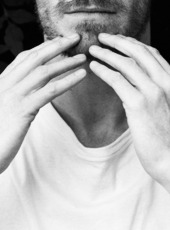 le-captain:  Hand Porn  Michael Fassbender.    Uukhyymhym. Widzisz, co narobiłaś?