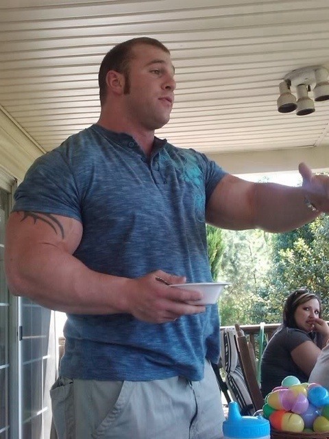superbears:  TOTALLY WANT  Beefy bro! 