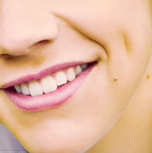 harrytakeitoff:  Reblog if you recognize this smile. Louis Smile is sooo beautiful