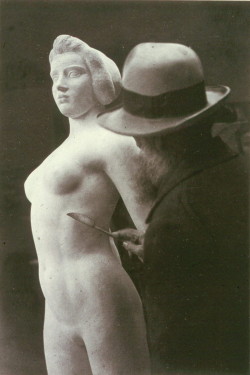 artistandstudio:  Aristide Maillol at work