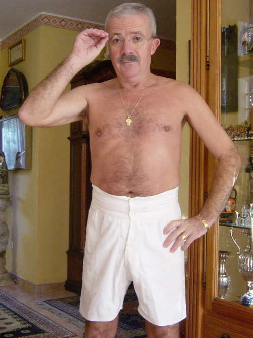 http://senioretgay2.tumblr.com/post/14968006617