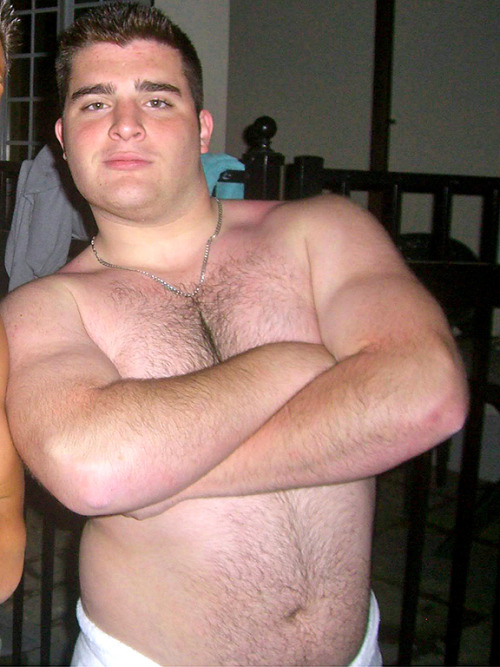 superbears:  WANT CUTE HUSKY CUB  Case struts his stuff  