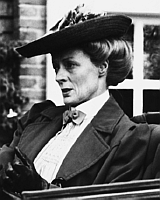 joaniedearest:   HAPPY 77th BIRTHDAY, DAME MAGGIE!  b. Margaret Natalie Smith, December