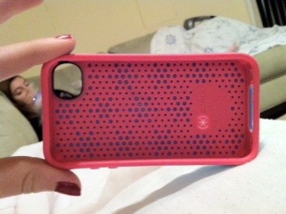 m-e-ow:BLACK IPHONE 4+ PINK/BLUE CANDY SHELL CASE GIVEAWAYBoth my parents got me an iPhone for Chris