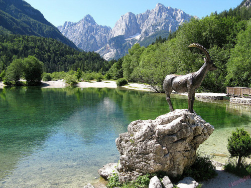 by andywebgallery on Flickr.Lake Jasna - Kranjska Gora, Slovenia.