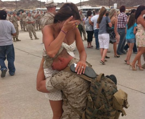 c-u-n-t-t-a-s-t-i-c:  xo-ashhhhhh: Hey you, you and you. All of YOU, YES YOU. RIGHT NOW, STOP SCROLLING and look at how beautiful this picture is, look at the way he is hugging his wife and unexpected child. Look at the emotions in their body language,
