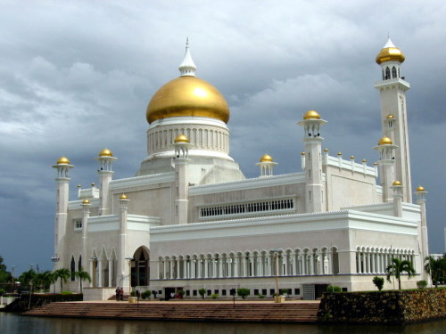 (via Brunei Mosque, a photo from Brunei and Muara, West | TrekEarth)