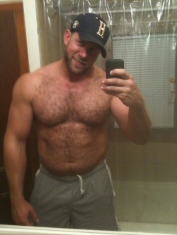 dickstracted:  Hairy bull &hellip; HOT&hellip; CUTE ! 