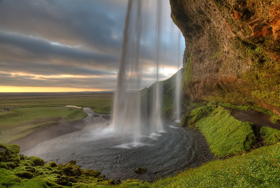 fuckyeahprettyplaces:  Seljalandsfoss, Iceland. 