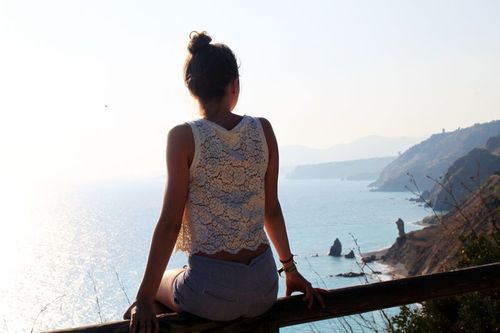 bewrappedinlove:  Her top 