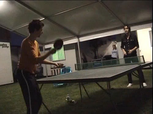 iwantthefriction:  When fandoms collide: Matt Bellamy and Julian Casablancas play table tennis 