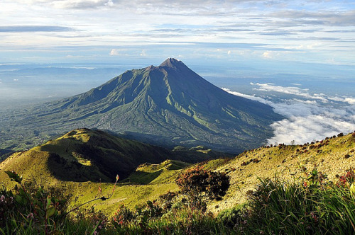 by The JASS on Flickr.Mount Merapi - the most active volcano of Indonesia.