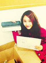 sooju:  9 random selcas of Krystal 