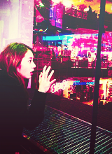 sooju:  9 random selcas of Krystal 