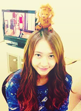 sooju:  9 random selcas of Krystal 