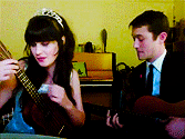  Zooey Deschanel and Joseph Gordon Levitt singing “What Are You Doing New Years