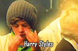 extraordinharrylyfabulouis:  ohjustmagic: EVERY DIRECTIONER MUST REBLOG THIS MOMENT.