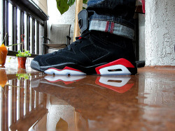  cant go wrong w/ the blk/red 6s