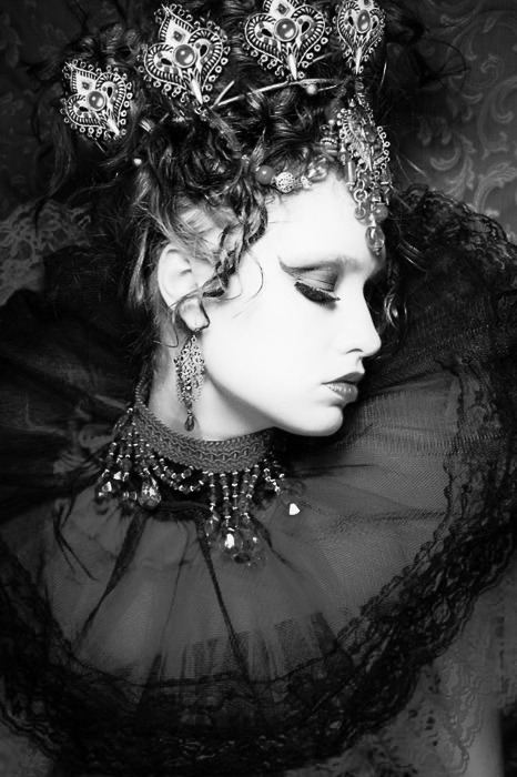 sensitiveashes:   source:coco-lagerfeld  