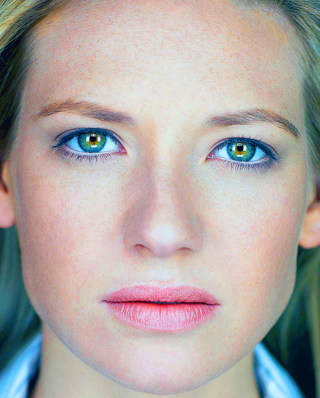 knurpje:  #Golden Oldie…*Close Up*.. ♥  busy being in love with anna torv. nbd.