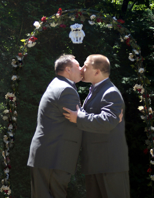 http://senioretgay2.tumblr.com/post/15076435264