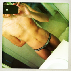 gingerstrap:  NYE jock  I would kill to see this in person.