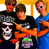 myperfect-dreams:   JUSTIN AND HIS BEST FRIENDS.