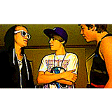 myperfect-dreams:   JUSTIN AND HIS BEST FRIENDS.  Por favor Justin,nao troque o Chaz,pela
