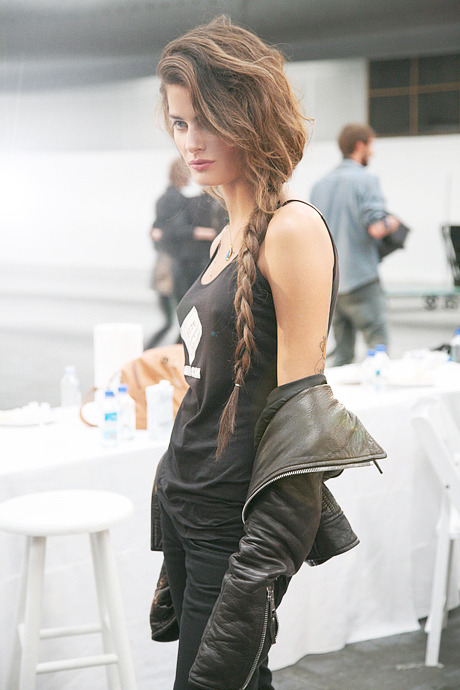 nuridroes:  Isabeli Fontana at Alexander Wang in braids and leather. 