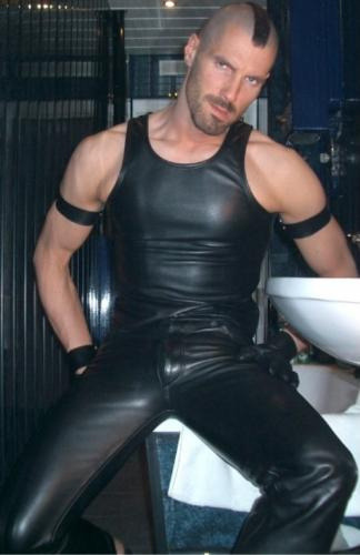super-patrick-blog:  verry horny the man, master, …horny mens leather, crotch,