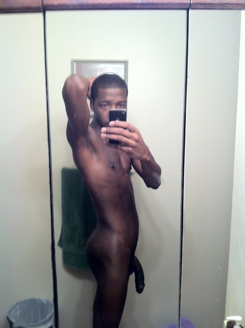 nudeselfshots-blackmen.tumblr.com post 17599536478