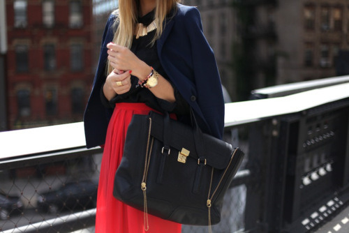 She Wears Lv