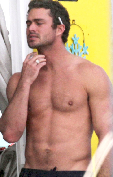 Taylor Kinney.