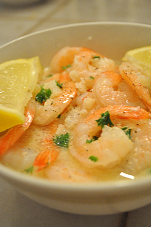 Hey foodies! Here is another recipe (well, two): lemon garlic shrimp & grits with cran-strawberr