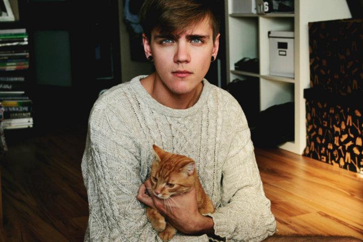 cuteboyswithcats