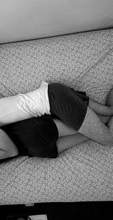 teu-marido:  Vem, deita aqui comigo, me esquenta, me deixa sentir seu cheiro, sentir