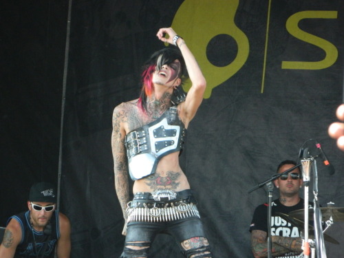 creaturekenzie:  hottttttt 