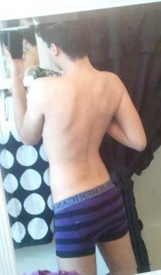 freakishlytallhomosexual:   I really like this picture of my backend 