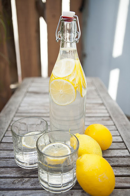 toned-n-confident:  simplythinner:  lemon water, why you should drink it 1. Boosts your immune system: Lemons are high in vitamin C, which is great for fighting colds.  They’re high in potassium, which stimulates brain and nerve function. Potassium