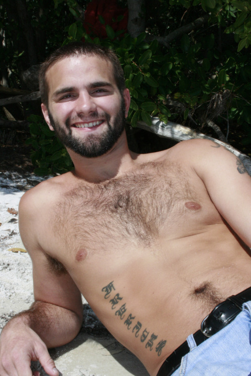 camodude:  http://www.camodude.tumblr.com 