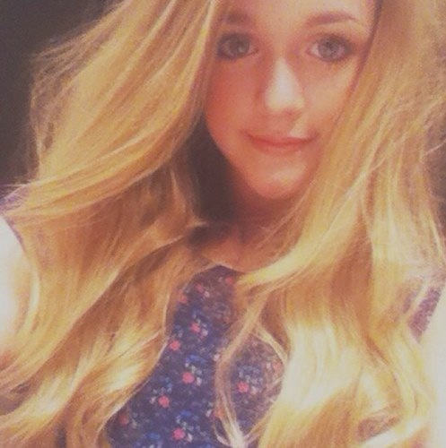 Let's take a moment to appreciate how beautiful Lottie is...now let's all have a cry fest because we know were never going to look like that.