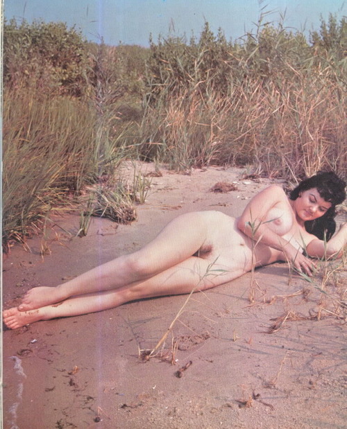http://nudevintage.tumblr.com/post/15247814271
