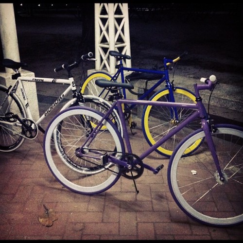 cosmicgaze: I think the rims are too big. Zz I cnt reach the floor #fixie (Taken with instagram)