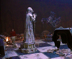 apparated:  #103 (Ѻ) Pawn, knight and queen Requested by sendmedaughters