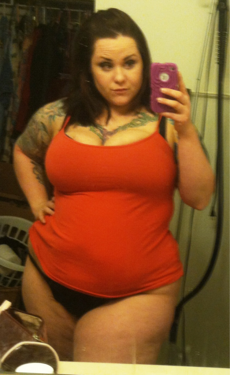 kittiecupcakes:  Who needs pants? Not I, said the cat.
