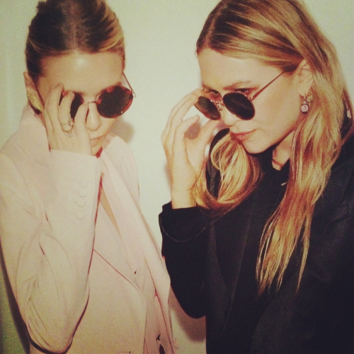 XXX  Mary Kate and Ashley for best dressed Vogue photo