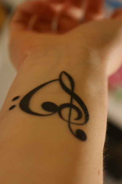 gisellygee:  Treble & Base Clef Heart Tattoo #2