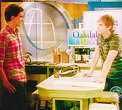 permanentmochakisses:  Plaid vs. Stripes asked by wouldicatchyoudreaming 