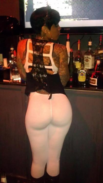 sofreshsothick:  Che Mack   nice body…shame she is defacing it with those big ass wack tats…dont know why hoes do that shit