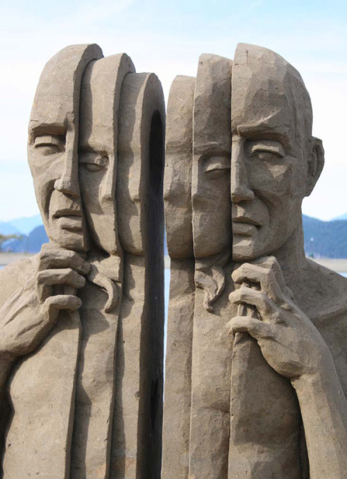 thisiscolossal.comFigurative Sand Sculpture by Carl Jara